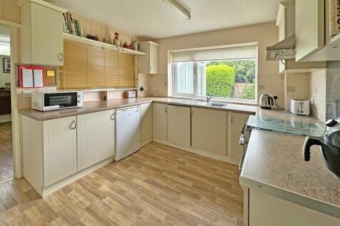 5 Kitchen a