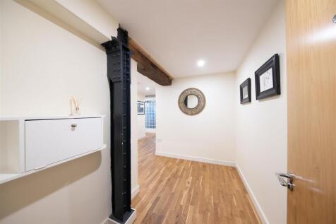 GW 38 Entrance Hall.