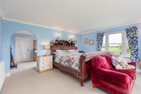 Principal Bedroom Suite