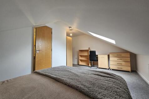 Flat 5 Room 4 C.jpg