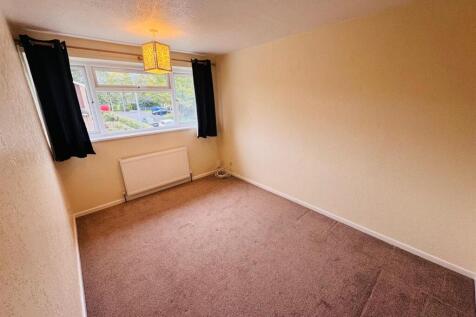 Fairmead Close, Wildwood, Stafford photo 4