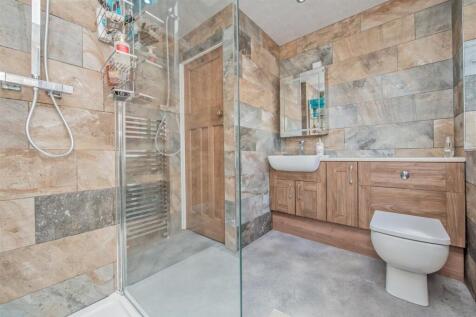 Shower Room / WC: