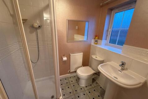 2 Maxwell Ensuite.jpg