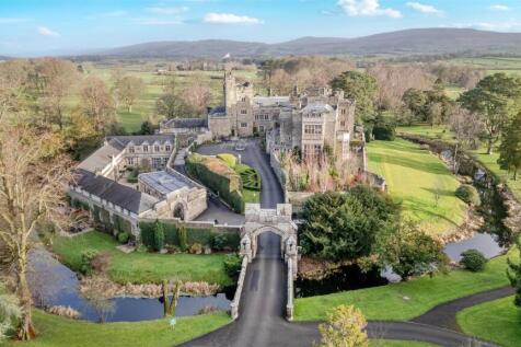Thurland Castle - The Viking
