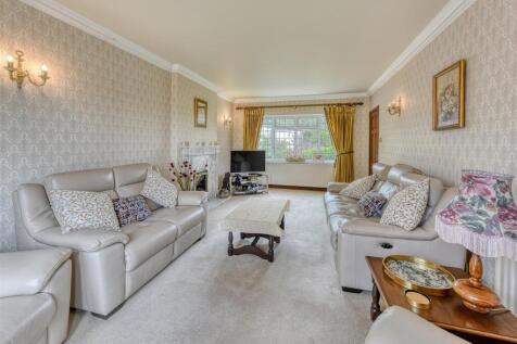 49 Sabrina Road-lounge1.jpg