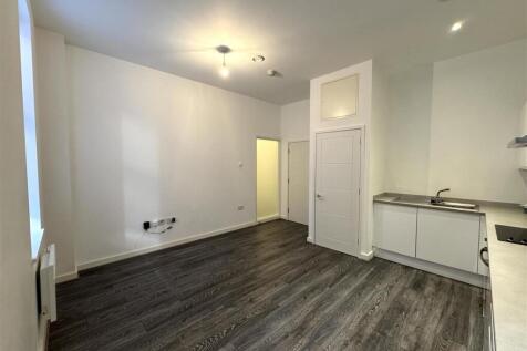 Living room pic 2.jpeg