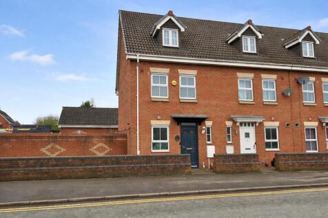 Ross Rowley Regis 1.jpg
