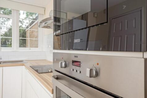 1 Ellison Close 2...