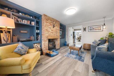 Living Room1.jpg