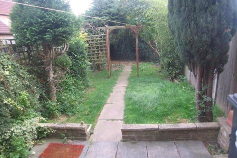 2-bed house on Mendip Court, Oakwood, Derby, DE21, £850/mo