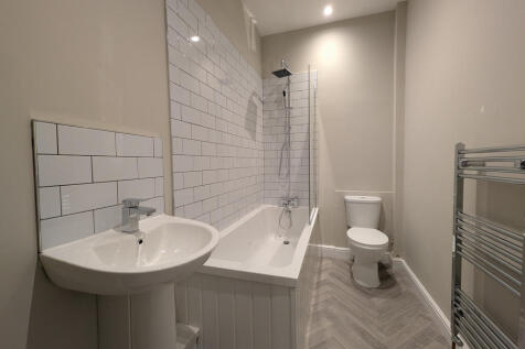 Laurel Mount, Stanningley, Pudsey, West Yorkshire photo 3