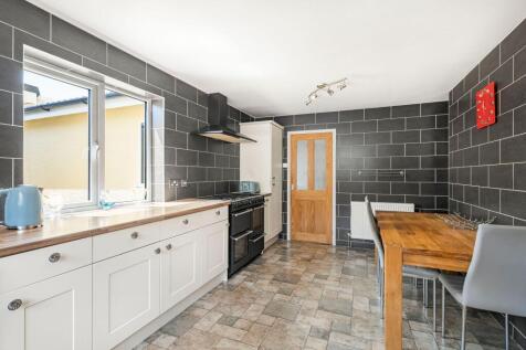 Kitchen and breakfast room