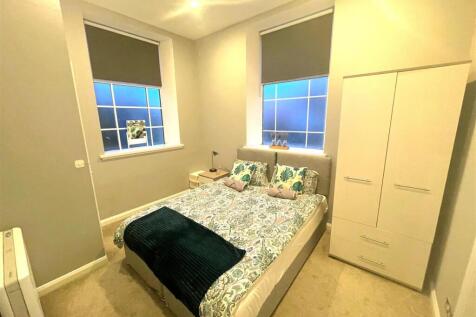 bedroom 1.jpg