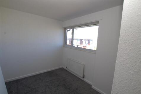 9 Harlech Bedroom 2 Reverse.jpg