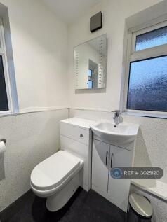 Toilet &amp; Sink