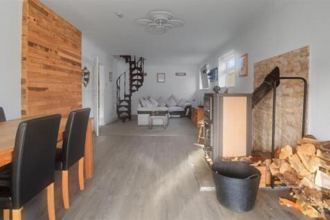 32 Bishopstone Drive (28).jpg