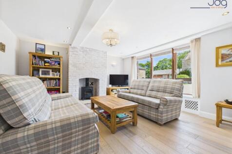 Cosy Lounge with Gas stove and large front window