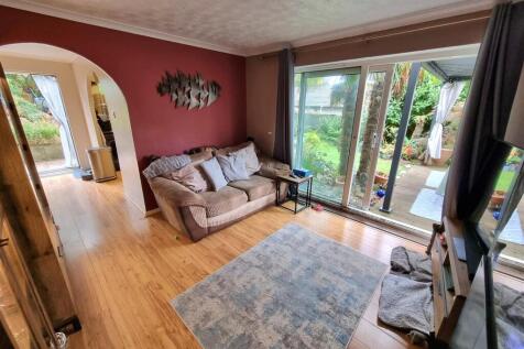 Sitting room 1.jpg