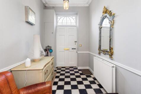 4 bed, 2 bath Town House in Edinburgh - Photo 41