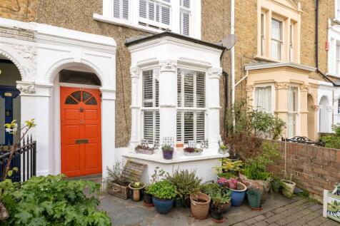 Queens Grove Road, E4