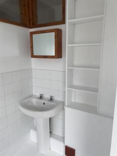 bathroom1.JPG