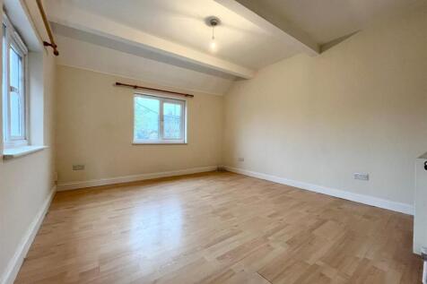 Turners Hill, Cheshunt photo 5