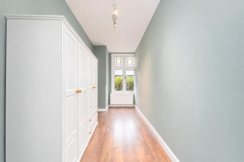 Brondesbury Villas, Queen's Park, London photo 4