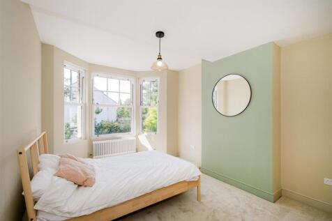 169 Peterborough Road furnished-32.jpg