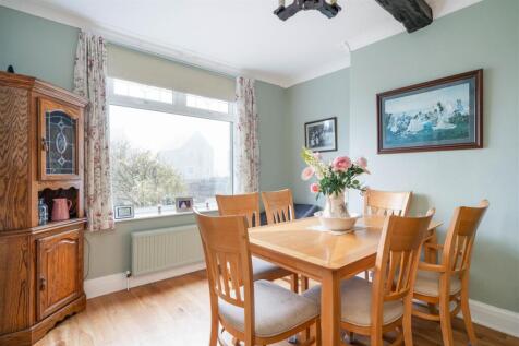 Dining Room-2.jpg