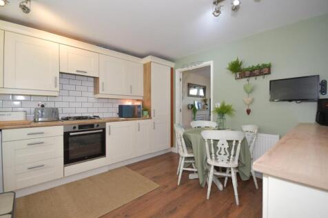 KITCHEN DINER 01.jpg