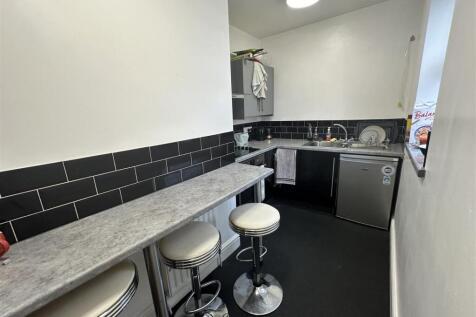 Dickenson Road, Rusholme, £145pppw photo 4