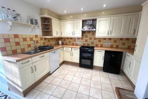 kitchen 2.jpg