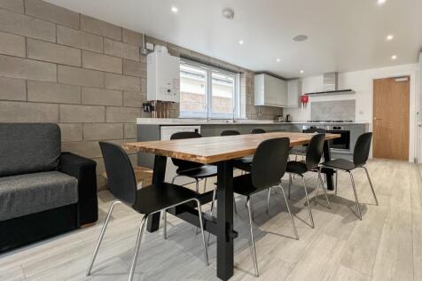 8-bed terraced on Wyeverne road, Cathays, £4,800/mo