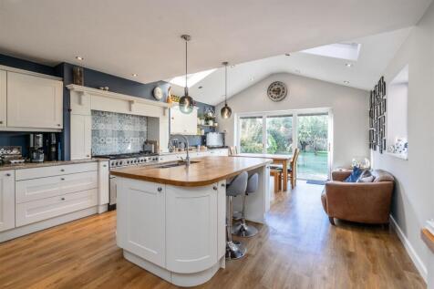 38 Buryfield Road_5.jpg