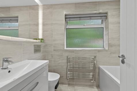 24 Arundel Road, HP12 4NE-4.jpg