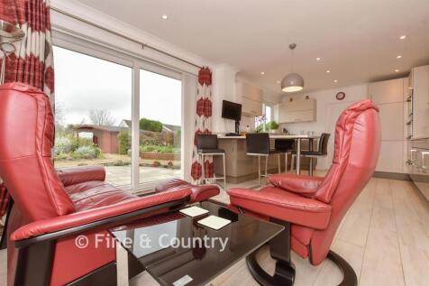Kitchen/ Breakfast Room