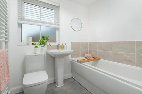 Hadley bathroom
