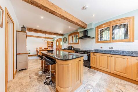 Kitchen/Dining Room (4)