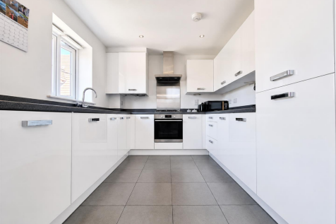 Modern Fitted Kitchen