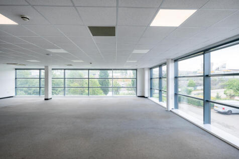 Commercial Property to rent Image 8