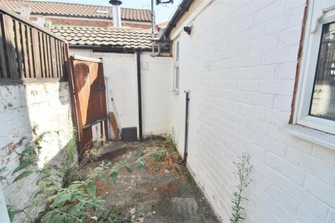 REAR COURTYARD