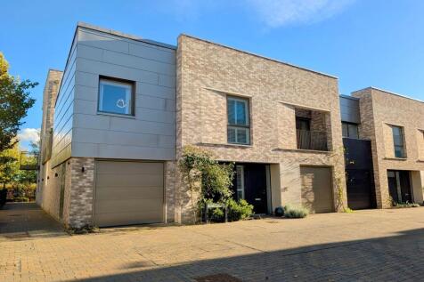 3 Bedroom Terraced in CB3 1AX