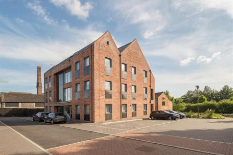 Trowbridge, BA14 - property photo