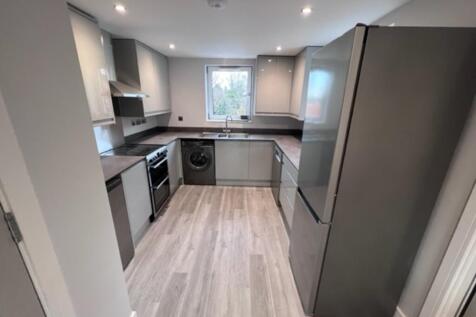3-bed flat on Warwick Road, Kenilworth, £1,850/mo