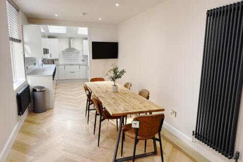 6-bed terraced on Rusholme Place, Rusholme, Manchester, M14, £4,304/mo