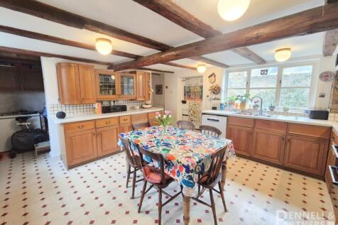 kitchen/breakfast room 