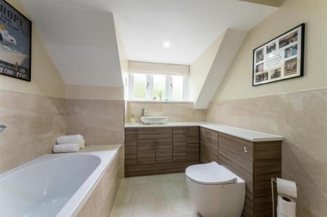 17 Woodham Close-041.jpg