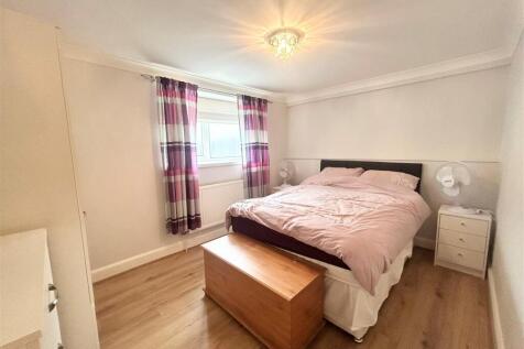 Glenaub House, Old School Road, Porthcawl, Bridgend, CF36 3AW photo 4