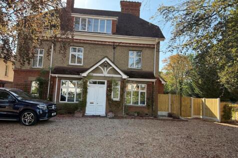 8-Bed Detached House to Rent ¿ The Avenue, Nort