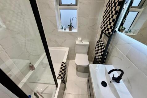 Bathroom / WC: